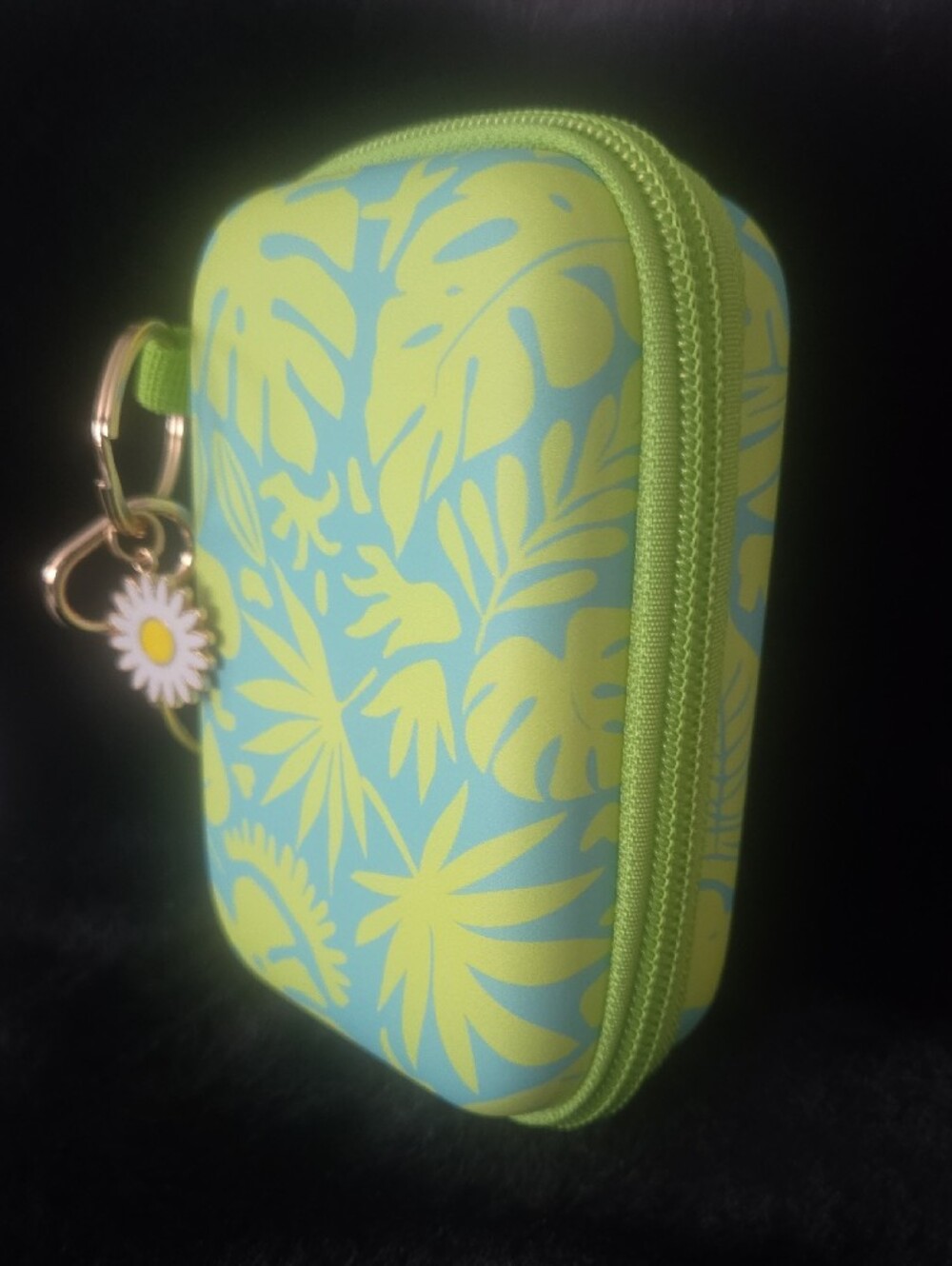 Floral Pattern Hard Shell Keychain - Picture 5 of 5